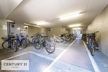その他共用部　共用部分・駐輪場です。
自転車があれば行動範囲が広がりお出かけ便利です！