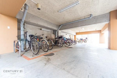 その他共用部　共用部分・駐輪場です。
自転車があれば行動範囲が広がりお出かけ便利です！