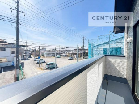 その他　落ち着きある住宅街、気持ちの良い風が通り抜ける街並みです。晴れた日には青い空を見渡せる開放的な時間を楽しめます。気持ちの良い風が通り抜ける街並みです！(同仕様)