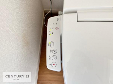 完成予想図(内観)　1・2階にトイレがございます！朝の忙しい時間帯も待たずにすみそうですね。白を基調とした清潔感のあるトイレでお手入れがしやすいです！(同仕様)