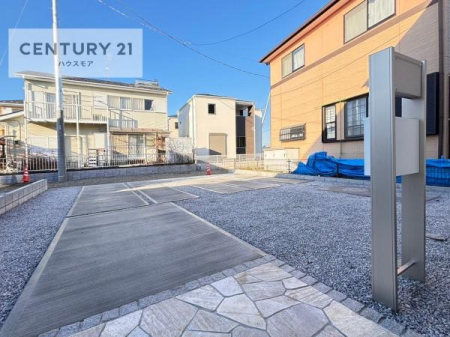 駐車場　カースペース付きなのでマイカーをお持ちの方も安心ですね！ぜひ現地にてお確かめくださいませ！