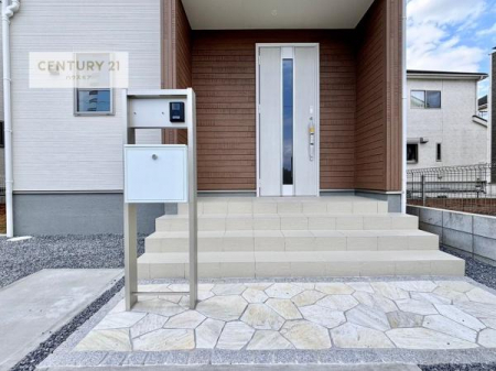 その他現地　郵便ポスト付きで不在時でも荷物が受け取れてとっても便利！
家にいなきゃいけないストレス回避！再配達の手間が省けます！