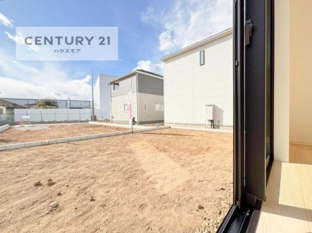 住戸からの眺望写真　落ち着きある住宅街、周囲には高い建物がなく、緑が多く空が広く開放感があります！
陽当りを大きく遮られることもありません。気持ちの良い風が通り抜ける街並みです。