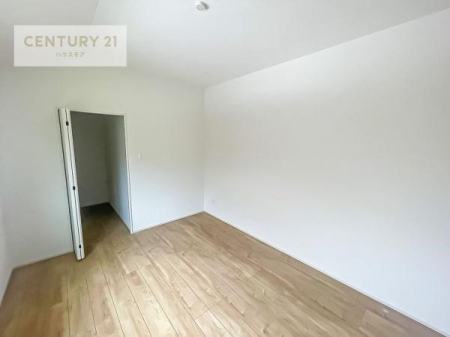 rOȊŐ@[Xy[XĂ܂IXbLڂ鎖ł܂ˁB
ƋI΂ȂVvȃfUCׁ̈AƋI΂Cɓ̋ԍ肪łłˁB
