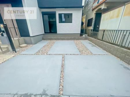 ԏ@ԃXy[X2䕪܂IZJhJ[͂AoCN⎩]ԂȂǂuꏊɍ܂B