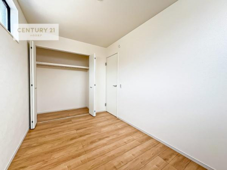 rOȊŐ@[Xy[XĂ܂IXbLڂ鎖ł܂ˁB
ƋI΂ȂVvȃfUCׁ̈AƋI΂Cɓ̋ԍ肪łłˁB
