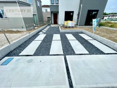 ԏ@ԃXy[X2䕪܂IZJhJ[͂AoCN⎩]ԂȂǂuꏊɍ܂B