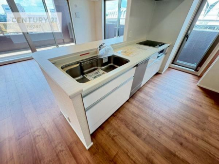 Lb`@lC̑ΖʎVXeLb`̗pĂ܂IƑ̃R~jP[VRƑ݌vłB
qlɂڂ͂̂ŊłˁB[͂܂I