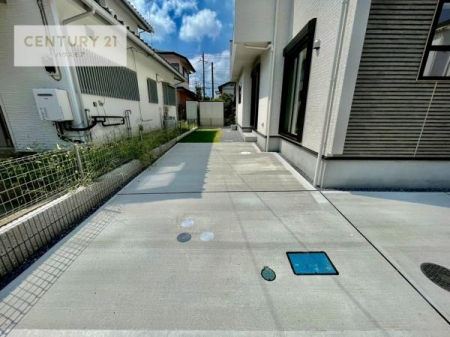 ԏ@ԃXy[X2䕪܂IZJhJ[͂AoCN⎩]ԂȂǂuꏊɍ܂B