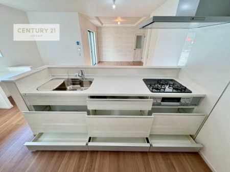 Lb`@Ƃ肠钲Xy[XōƂ₷KȃLb`łI
qlƈꏏɂَqy߂LXXy[XłByԂɂȂ肻łˁI