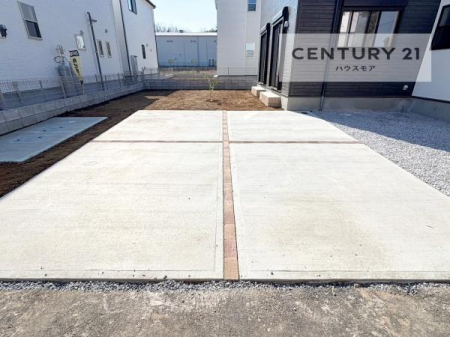 ԏ@ԃXy[X2䕪܂IZJhJ[͂AoCN⎩]ԂȂǂuꏊɍ܂B
