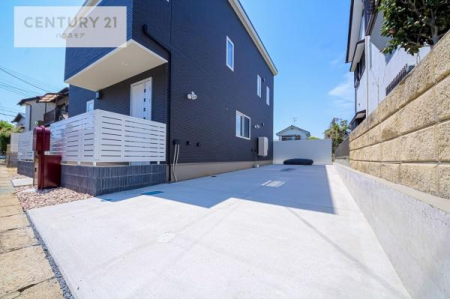 ԏ@ԃXy[X6䕪܂IZJhJ[͂AoCN⎩]ԂȂǂuꏊɍ܂B