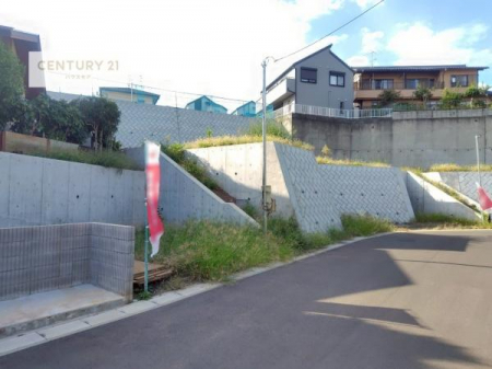 ԏ@ԃXy[X2䕪܂IZJhJ[͂AoCN⎩]ԂȂǂuꏊɍ܂B