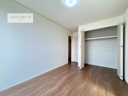 m@[Xy[XĂ܂IXbLڂ鎖ł܂ˁB
ƋI΂ȂVvȃfUCׁ̈AƋI΂Cɓ̋ԍ肪łłˁB