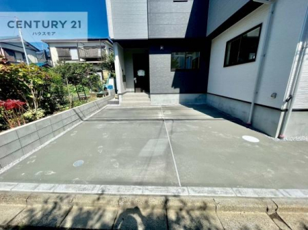 ԏ@ԃXy[X2䕪܂IZJhJ[͂AoCN⎩]ԂȂǂuꏊɍ܂B