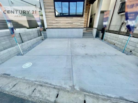 ԏ@ԃXy[X2䕪܂IZJhJ[͂AoCN⎩]ԂȂǂuꏊɍ܂B
