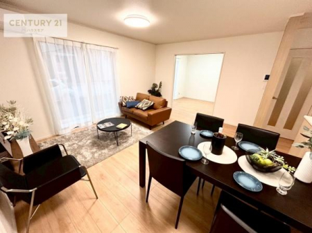 rO@SnǂrO͉ƑRƏW܂܂BƑcR̎ԂłBƑƁAw[Ԃ߂łˁB邭JIȋԂłB