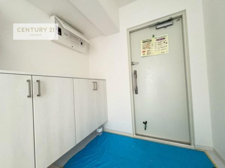 ց@V[Y{bNXtȂ̂ŁAւЕt|₷łI
XbLւŌ˂JuԁÂSnԂo}Ă܂B
