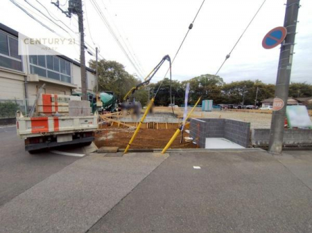 ԏ@ԃXy[X2䕪܂IZJhJ[͂AoCN⎩]ԂȂǂuꏊɍ܂B