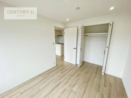 rOȊŐ@[Xy[XĂ܂IXbLڂ鎖ł܂ˁB
ƋI΂ȂVvȃfUCׁ̈AƋI΂Cɓ̋ԍ肪łłˁB