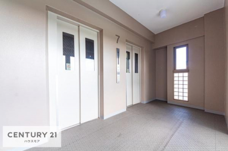 ̑p@Gx[^[͂񊮔I
ɔꂽ◼ɂוł炭炭AłłˁB