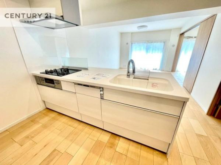 Lb`@lC̑ΖʎVXeLb`̗pĂ܂IƑ̃R~jP[VRƑ݌vłB
qlɂڂ͂̂ŊłˁBLXgĉKɍƂi݂܂I