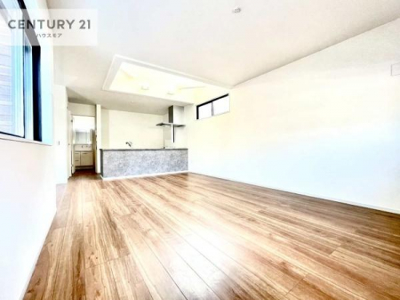 rO@㕔Ŗ邭J܂ISnǂrO͉ƑRƏW܂܂BƑcR̎ԂłBƑƁAw[Ԃ߂łˁB