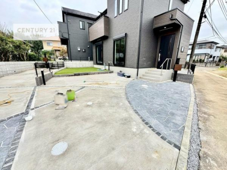 ԏ@ԃXy[X2䕪܂IZJhJ[͂AoCN⎩]ԂȂǂuꏊɍ܂B