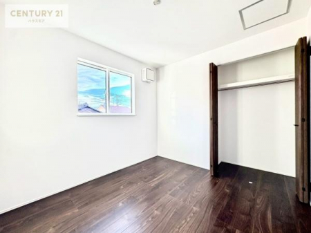 [@yn̔JÒz
emɂ̓N[[bgĂA[Xy[X[BߗނpiAGߕ̎[ɕ֗ŁAłƕЕtۂĂ܂B