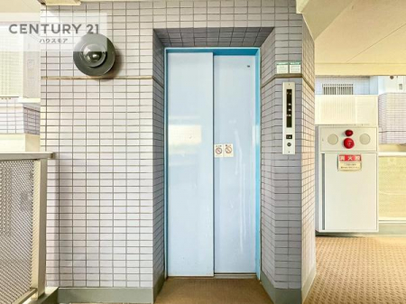 ̑p@Gx[^[Iɔꂽ◼ɂוł炭炭AłłˁB