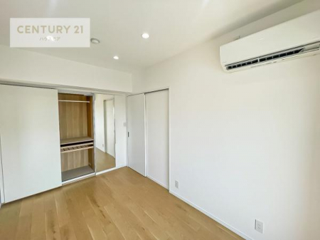 rOȊŐ@[Xy[XĂ܂IXbLڂ鎖ł܂ˁB
ƋI΂ȂVvȃfUCׁ̈AƋI΂Cɓ̋ԍ肪łłˁB