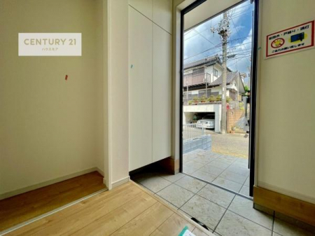 ց@V[Y{bNXtȂ̂ŁAւЕt|₷łI
XbLւŌ˂JuԁÂSnԂo}Ă܂B
