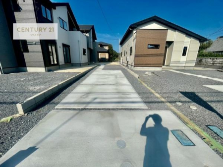 ԏ@ԃXy[X2䕪܂IZJhJ[͂AoCN⎩]ԂȂǂuꏊɍ܂B