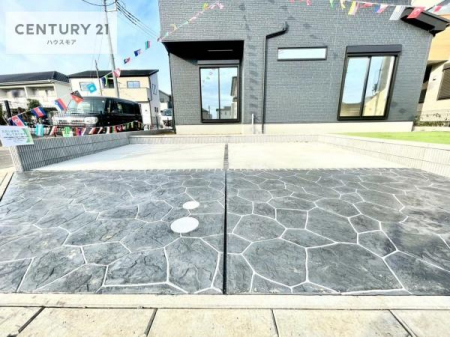 ԏ@ԃXy[X2䕪܂IZJhJ[͂AoCN⎩]ԂȂǂuꏊɍ܂B