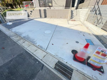 ԏ@ԃXy[X2䕪܂IZJhJ[͂AoCN⎩]ԂȂǂuꏊɍ܂B