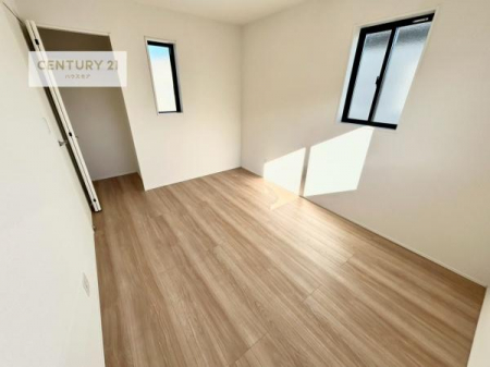 rOȊŐ@[Xy[XĂ܂IXbLڂ鎖ł܂ˁB
ƋI΂ȂVvȃfUCׁ̈AƋI΂Cɓ̋ԍ肪łłˁB