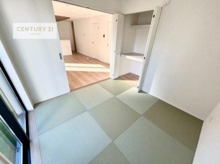 a@̍肪Sn悭AqԂ₨q܂̗VяAQXy[XȂǑړIɂg܂B
rOɗאڂĂ邽߁A˂J΍LXƂ̊̂ԂɁA߂ΌƂĂp\B