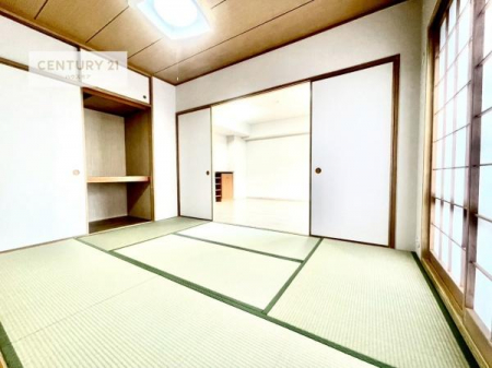 a@̍肪Sn悭AqԂ₨q܂̗VяAQXy[XȂǑړIɂg܂B
rOɗאڂĂ邽߁A˂J΍LXƂ̊̂ԂɁA߂ΌƂĂp\B