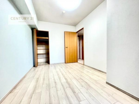 rOȊŐ@[Xy[XĂ܂IXbLڂ鎖ł܂ˁB
ƋI΂ȂVvȃfUCׁ̈AƋI΂Cɓ̋ԍ肪łłˁB