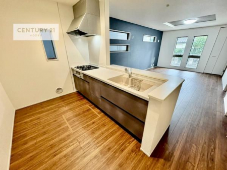 Lb`@lC̑ΖʎVXeLb`̗pĂ܂IƑ̃R~jP[VRƑ݌vłB
qlɂڂ͂̂ŊłˁBLXgĉKɍƂi݂܂I