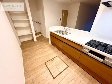 Lb`@lC̑ΖʎVXeLb`̗pĂ܂IƑ̃R~jP[VRƑ݌vłB
qlɂڂ͂̂ŊłˁBLXgĉKɍƂi݂܂B