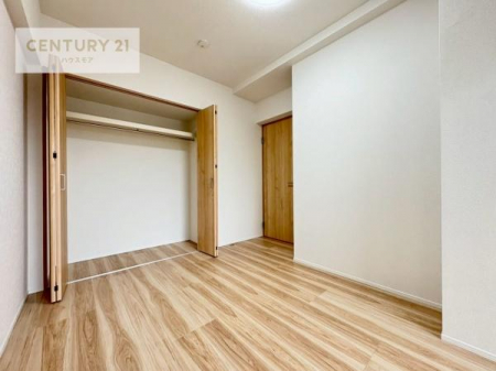 rOȊŐ@[Xy[XĂ܂IXbLڂ鎖ł܂ˁB
ƋI΂ȂVvȃfUCׁ̈AƋI΂Cɓ̋ԍ肪łłˁB