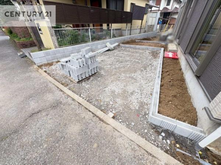 ԏ@ԃXy[X2䕪܂IZJhJ[͂AoCN⎩]ԂȂǂuꏊɍ܂B