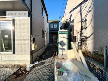 ԏ@ԃXy[X2䕪܂IZJhJ[͂AoCN⎩]ԂȂǂuꏊɍ܂B