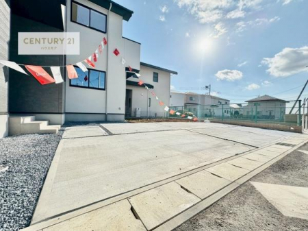 ԏ@ԃXy[X2䕪܂IZJhJ[͂AoCN⎩]ԂȂǂuꏊɍ܂B