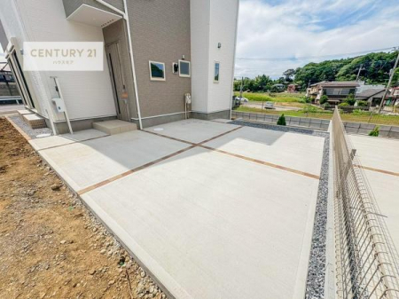 ԏ@ԃXy[X2䕪܂IZJhJ[͂AoCN⎩]ԂȂǂuꏊɍ܂B