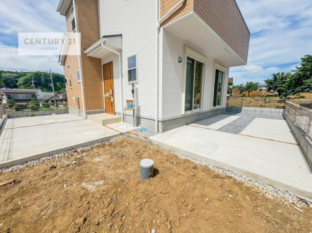 ԏ@ԃXy[X2䕪܂IZJhJ[͂AoCN⎩]ԂȂǂuꏊɍ܂B