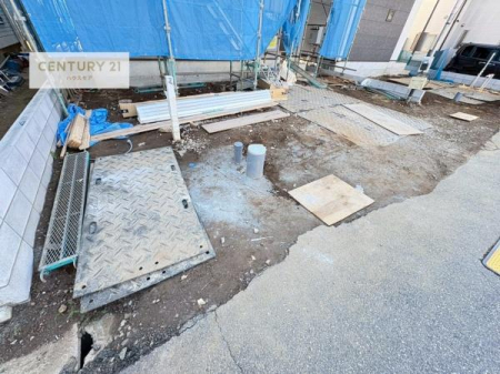 ԏ@ԃXy[X2䕪܂IZJhJ[͂AoCN⎩]ԂȂǂuꏊɍ܂B
