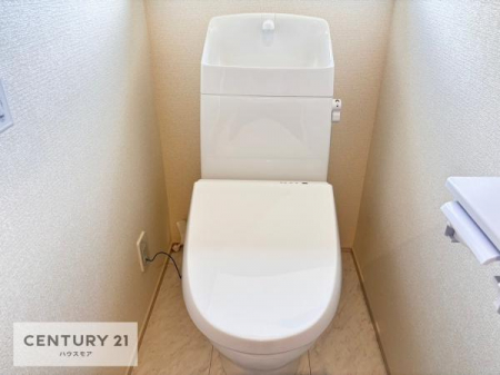 \z}()@1E2KɃgC܂I̖Zԑт҂ɂ݂łˁB(dl)