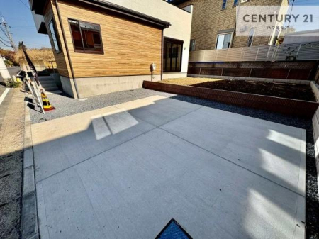 ԏ@ԃXy[X3䕪܂IZJhJ[͂AoCN⎩]ԂȂǂuꏊɍ܂Byn̔JÒz